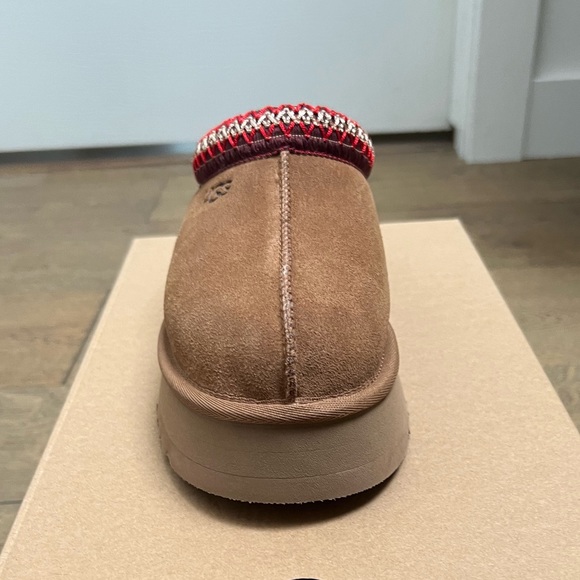 UGG Tazz Suede And Sheepskin Slippers, Chestnut, Size 8- NWT - Picture 3 of 13